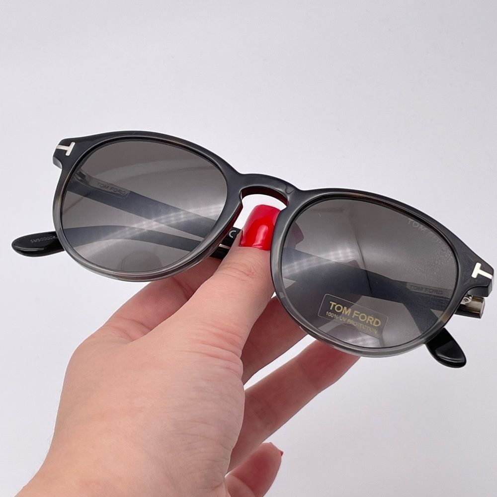 Tom Ford Sunglasses - Picture 7 of 8